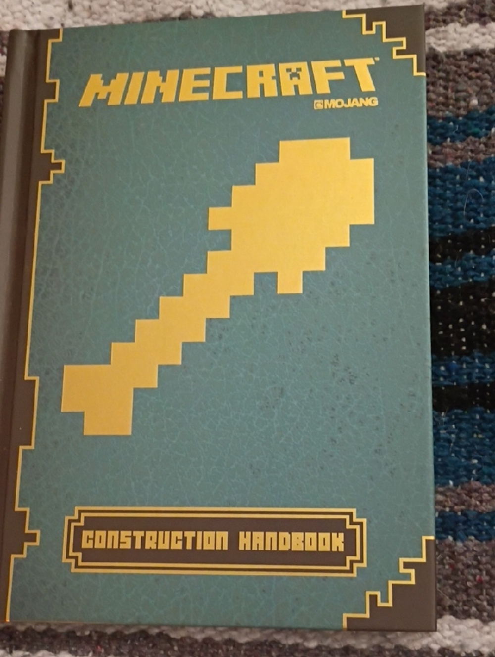 Minecraft:The Complete Handbook Collection - Picture 8 of 9
